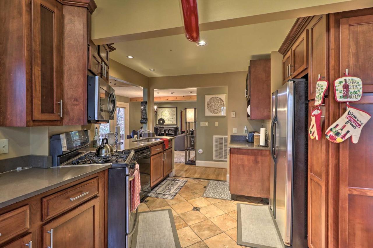 Cozy Conyers Cabin With Fireplace And Pool Table! Eksteriør bilde